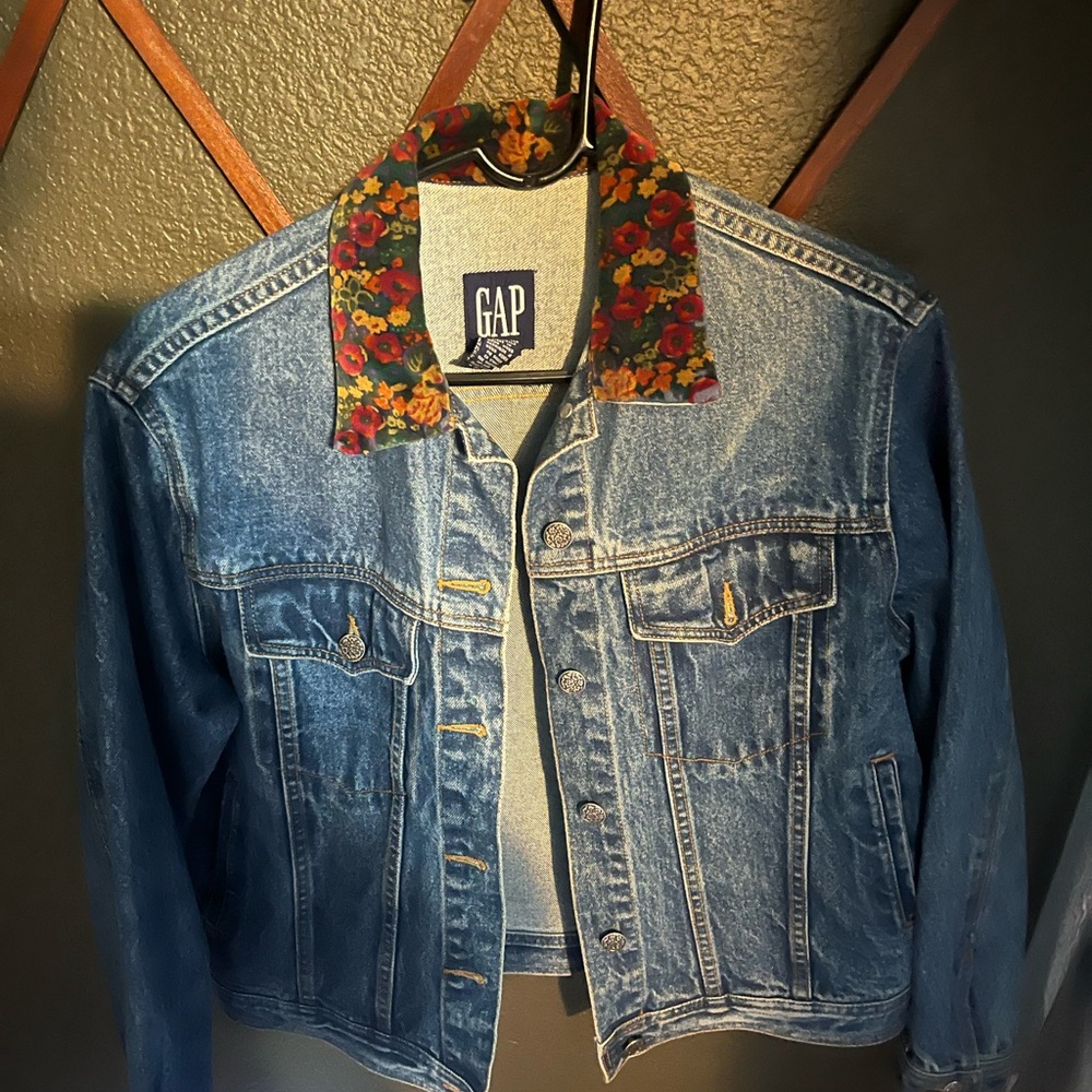 Vintage Gap Jean jacket size small